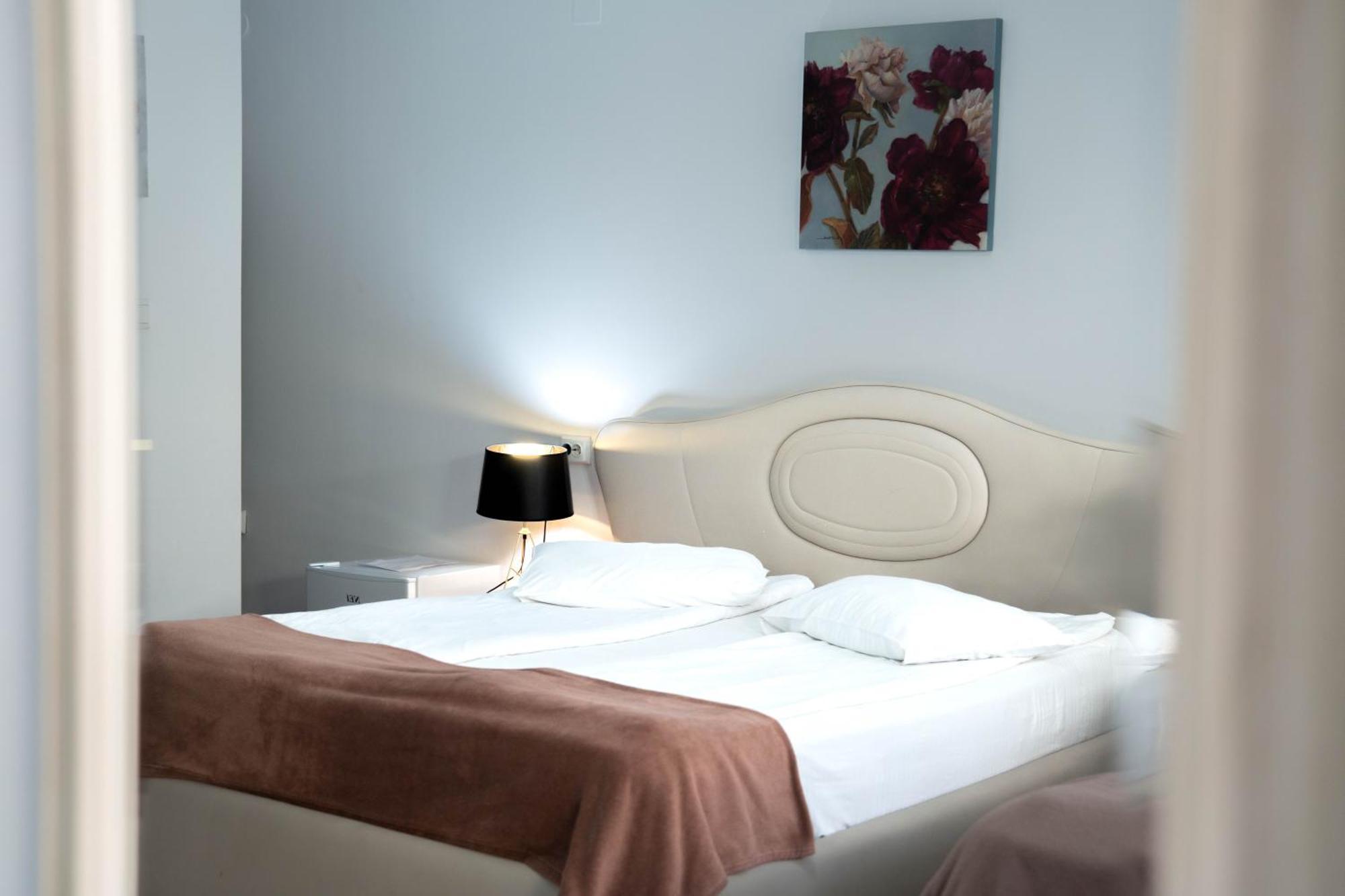Casa Alis Ξενοδοχείο Oradea Εξωτερικό φωτογραφία